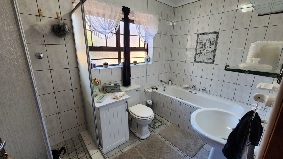 4 Bedroom Property for Sale in Dana Bay Western Cape